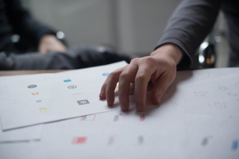 What Makes a Great Beauty Logo?