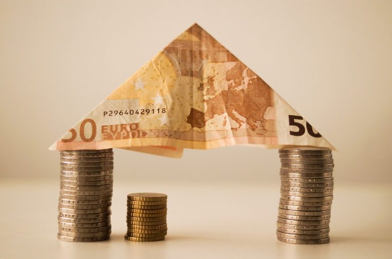 Secrets to Making Your Place Look Pricier: Home Staging That Pays Off